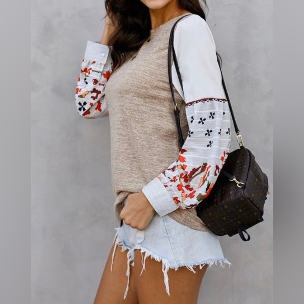 NWT! Floral Keyhole Blouse Top